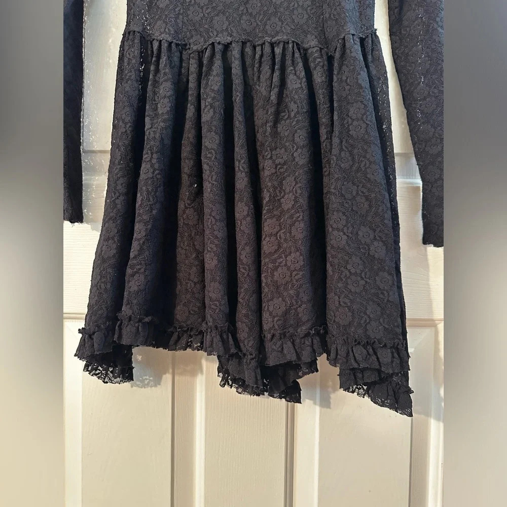 INTIMATELY FREE PEOPLE Blk Whimsigoth Floral Lace Asymmetric Hem Skater SM Dress - Picture 10 of 10